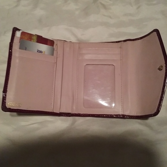 Patent  leather coach satchel - Picture 5 of 6